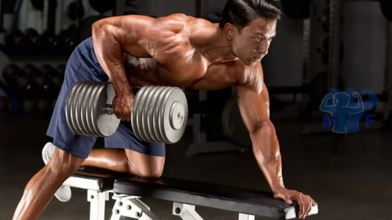 How to row dumbbells in the gym.